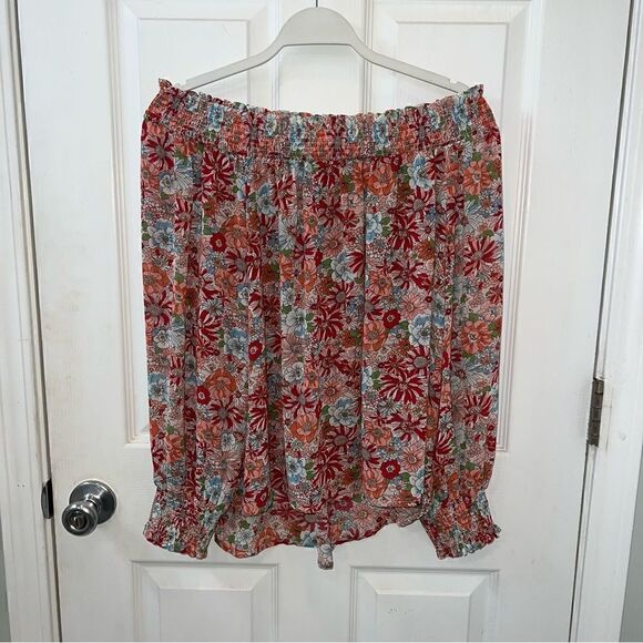 UMGEE Red and Pink Floral Off the Shoulder  Hi/lo top with smocking-like new! - Picture 4 of 15